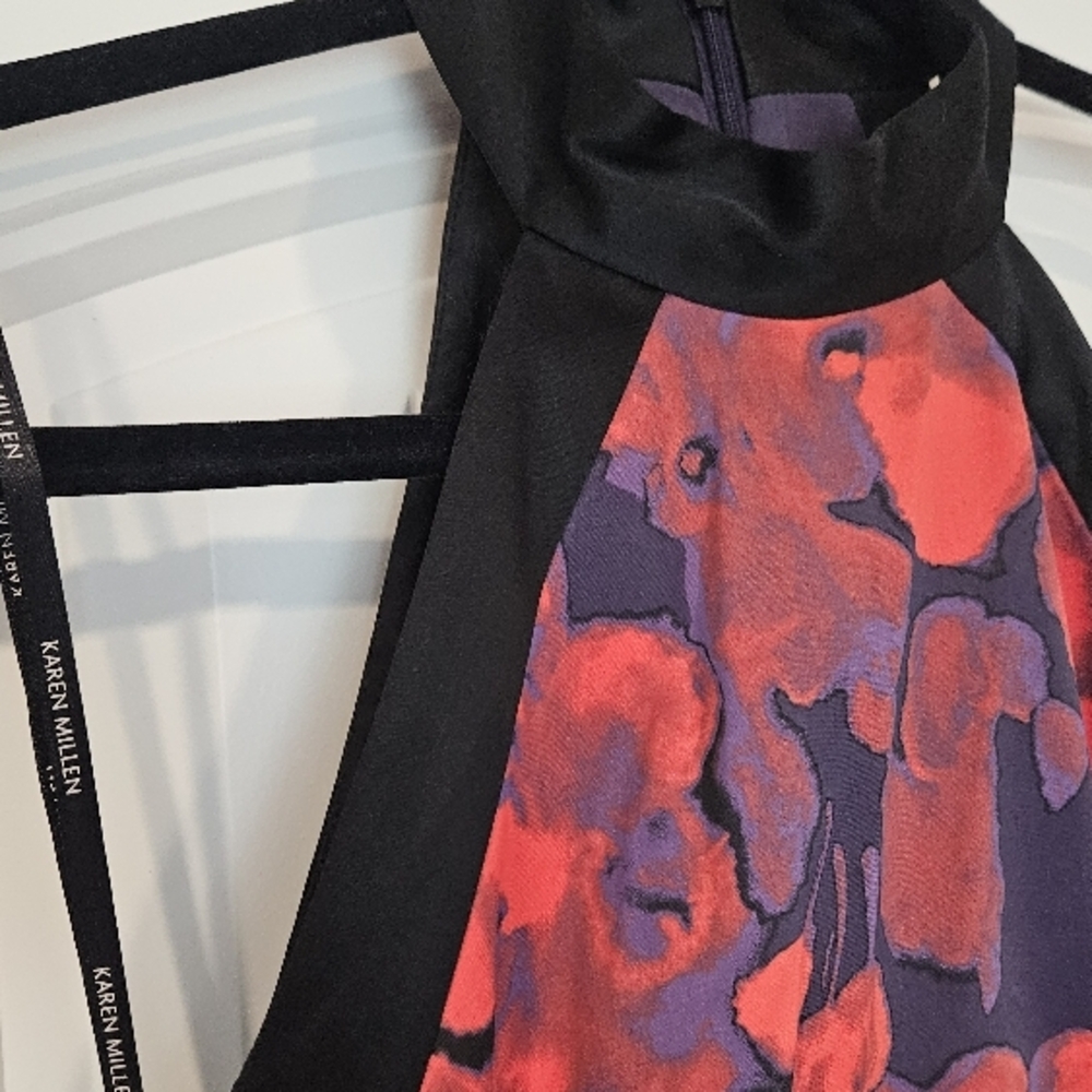 Sleeveless Floral Sheath Dress in Red and Purple - Picture 3 of 7